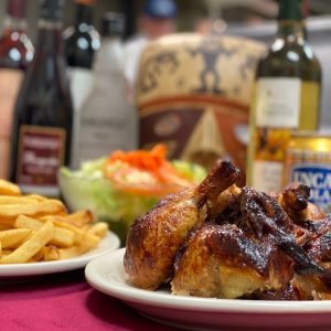 pollo a la brasa con papas y ensalada